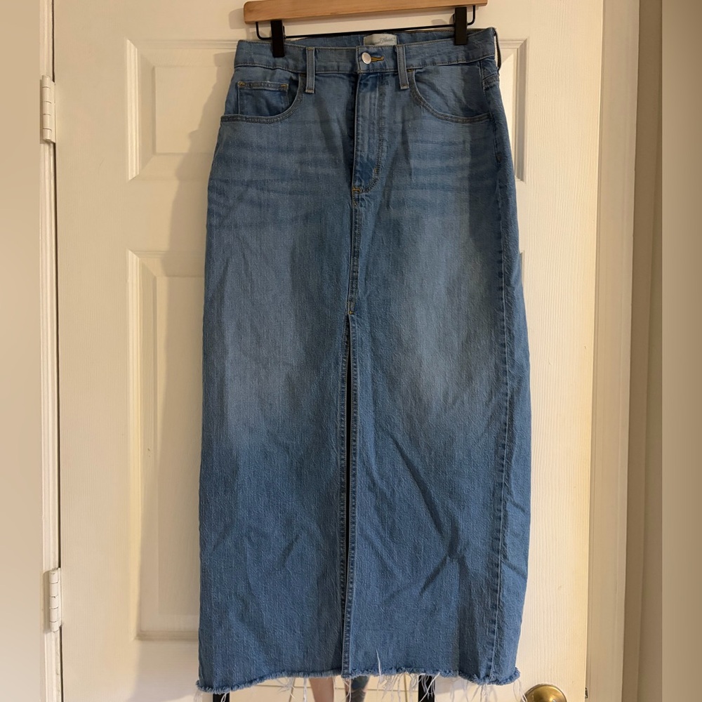 Universal Thread Women's Light Blue Denim Skirt